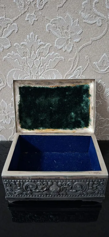 Продам серебряную шкатулку 6