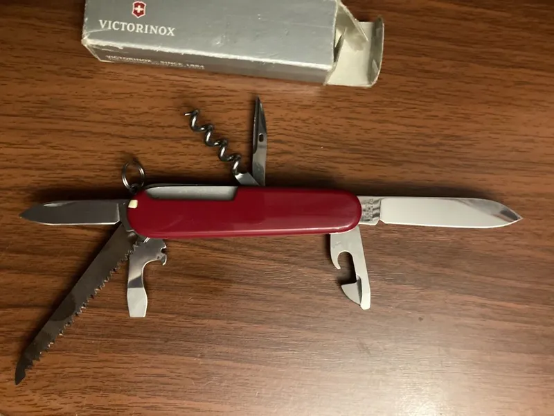 Мультитул Victorinox ножик — фото 2