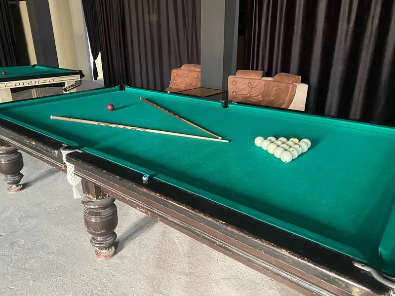 Billiard stom sotiladi Billiard stom sotiladi