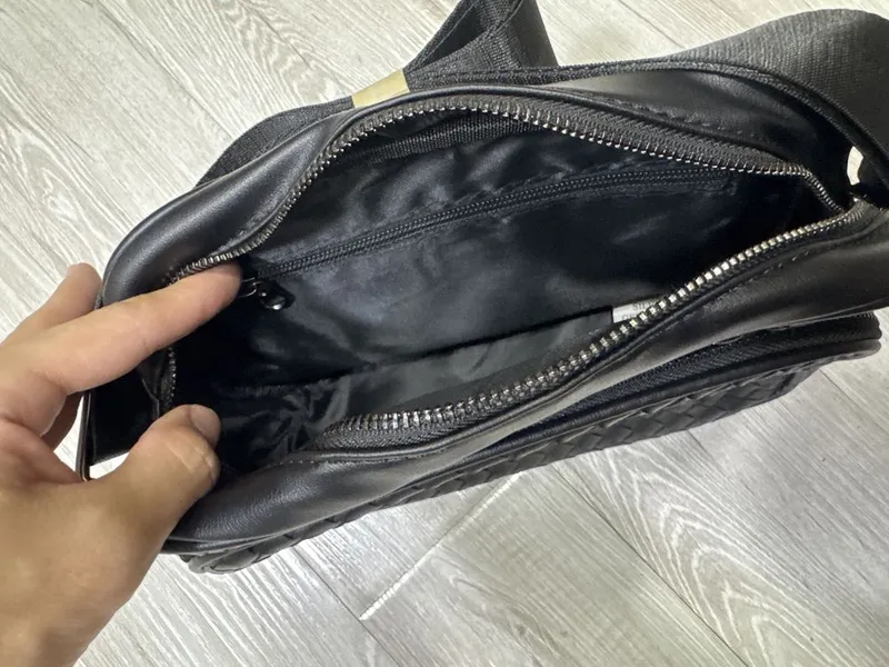 Продается барсетка ,Бесплатная доставка 4 Продается барсетка ,Бесплатная доставка 4
