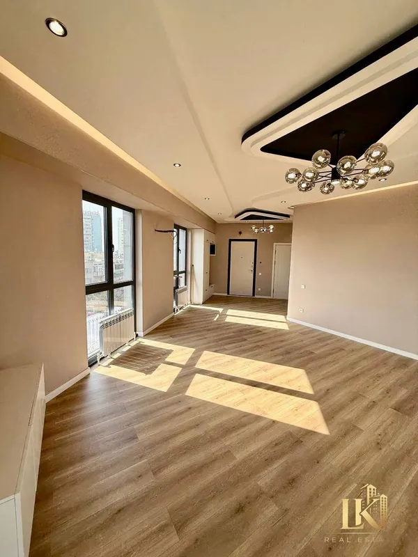 Продаётся 3-комнатная квартира в ЖК Akay City (Мирзо-Улугбекский район)