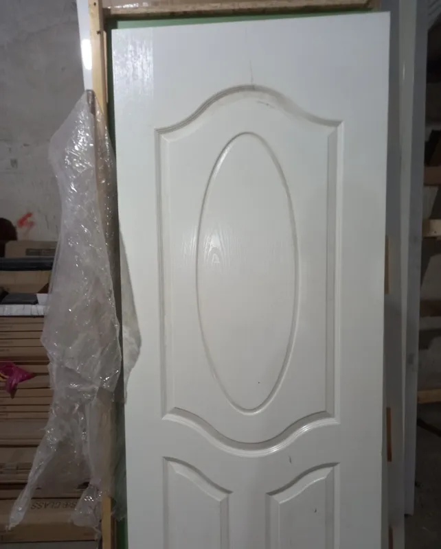 Продам двери крашенные 2