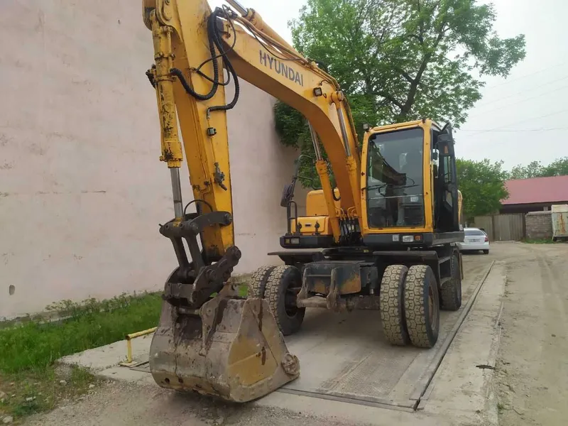 Продается экскаватор 4 Продается экскаватор 4