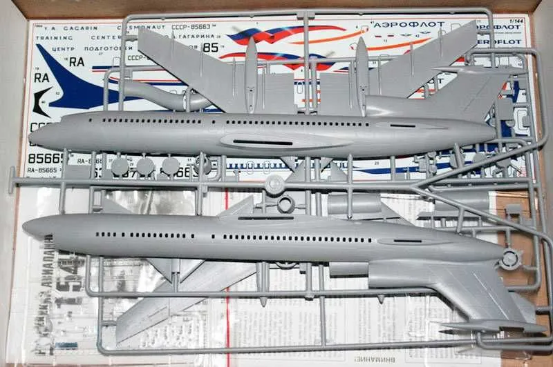 Сборная модель пассажирского самолета-Ту-154М масштаб 1:144 "ЗВЕЗДА" — фото 3