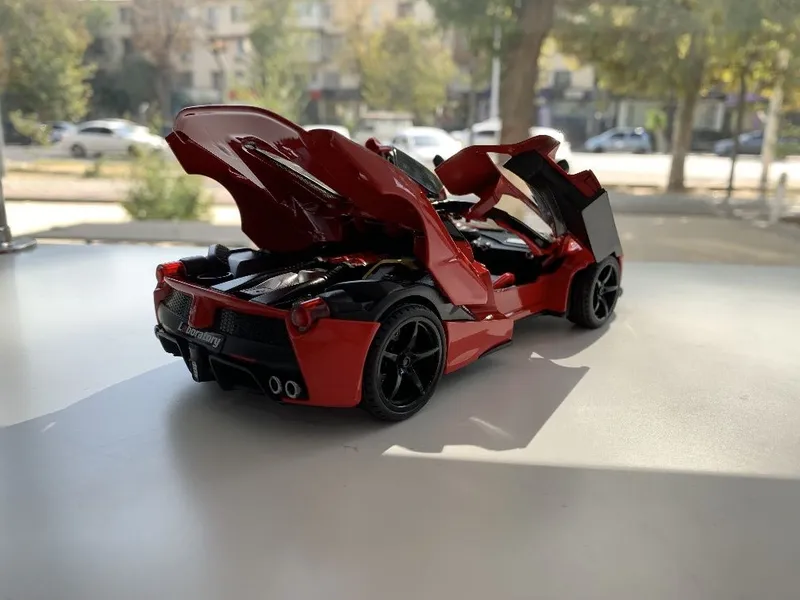 Моделька LaFerrari 1:24 4
