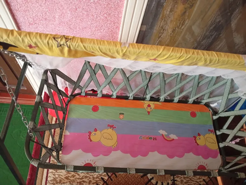 Bolalar uchun temir belanchak ,  iwlatilmagan