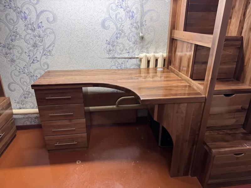Продаю двух яросную кровать из чистого дерево орех — фото 2 Продаю двух яросную кровать из чистого дерево орех — фото 2