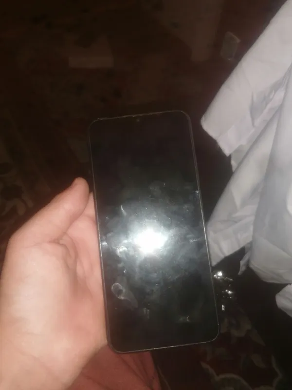 telefon zo'r sal batareykasi shishgan qo'ygani zor 3