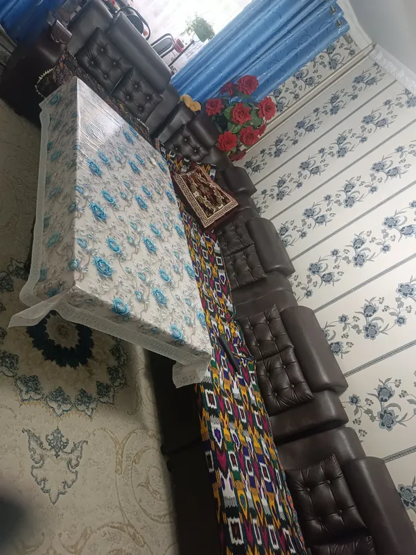 Mehmonxona burchagi 1