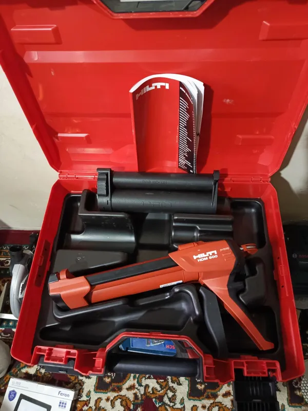 Продаю аккумуляторный дозатор Hilti . 2 Продаю аккумуляторный дозатор Hilti . 2