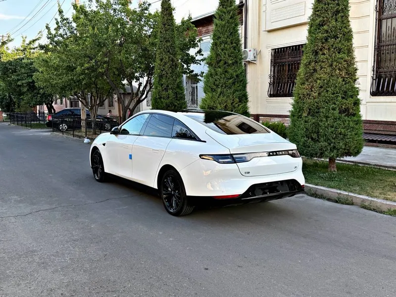 Leap Motor C01 Full Позиция 2024 Небитая Состаяние Какновый Leap Motor C01 Full Позиция 2024 Небитая Состаяние Какновый