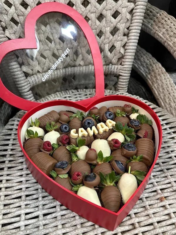Luna Berry  Клубника в шоколаде