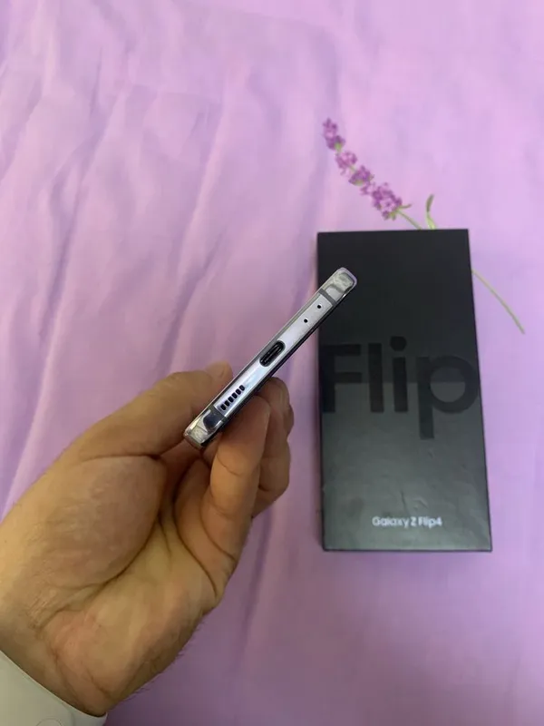 Samsung z flip 4 4 Samsung z flip 4 4