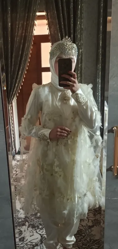 kelin koʼylak va diadema