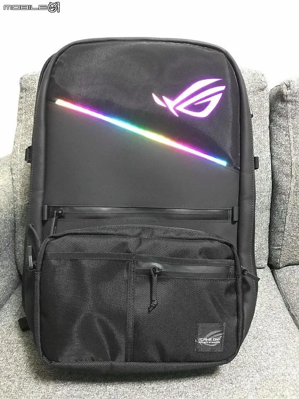 Игровой рюкзак Asus ROG Ranger BP3703 RGB — фото 3