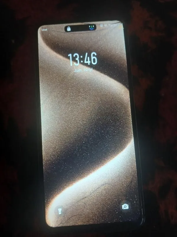 Infinix Smart 8 Pro, память 64/4, экран немного разбит 3