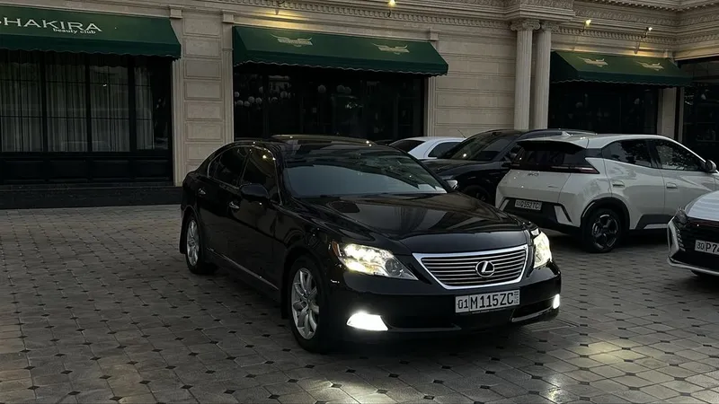 Продаётся Lexus LS600HL 4wd 2008 года 2 Продаётся Lexus LS600HL 4wd 2008 года 2