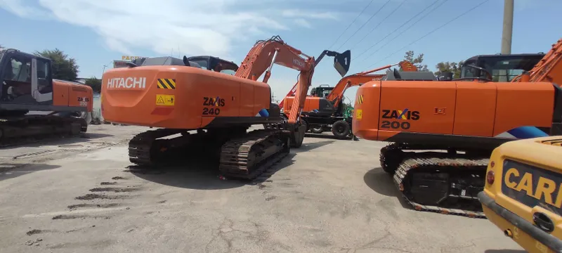 Гусеничный экскаватор Hitachi ZX240-5A — фото 2