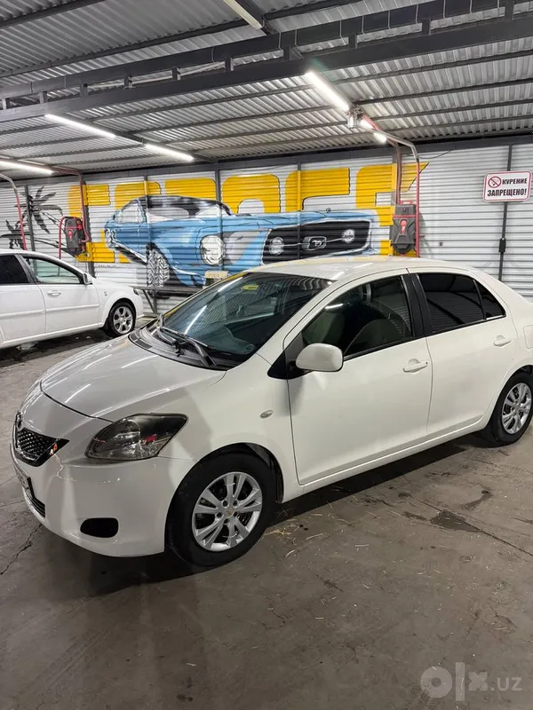 Tayota Yaris 2012 sedan 2 Tayota Yaris 2012 sedan 2