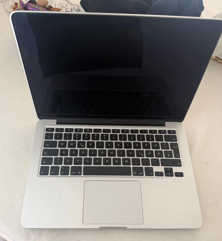 Продаю MacBook Pro Retina 13” Early 2015 в хорошем состоянии.