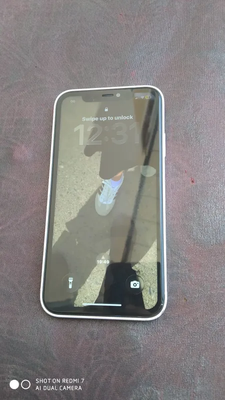 iPhone 11 korpus qilingan.Yomkusi 75 xotirasi 64. — фото 1