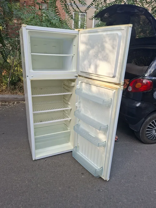 Холодильник продаётся 2