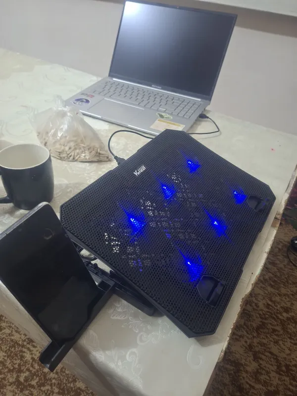 Noutbuk va planshet uchun sovutgich, 6 ta ventilyatorli