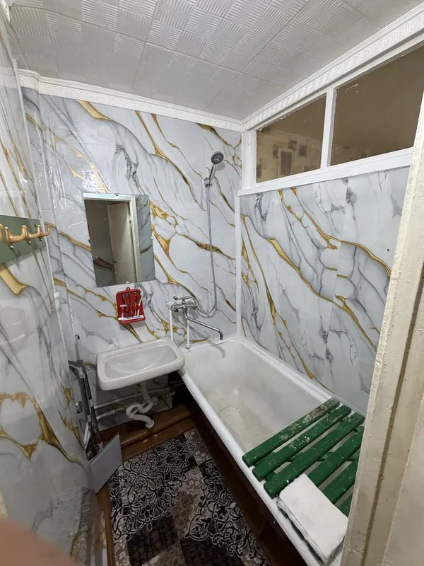 Продается 4-х комнатная кв. 3-этаж. Район Горгаз 6