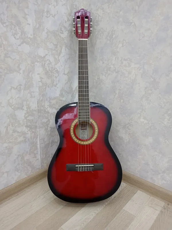 Gitara sotiladi holati yaxshi 1