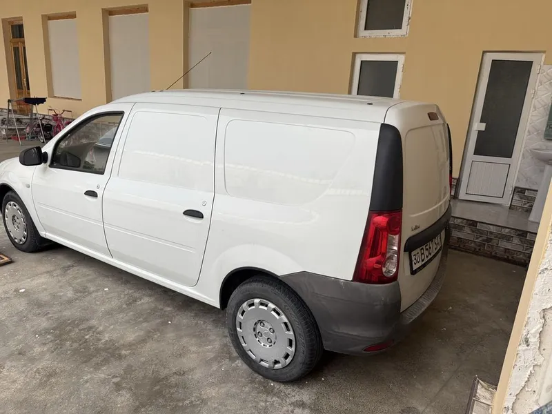 Lada Largus 2014 год выпуска — фото 1