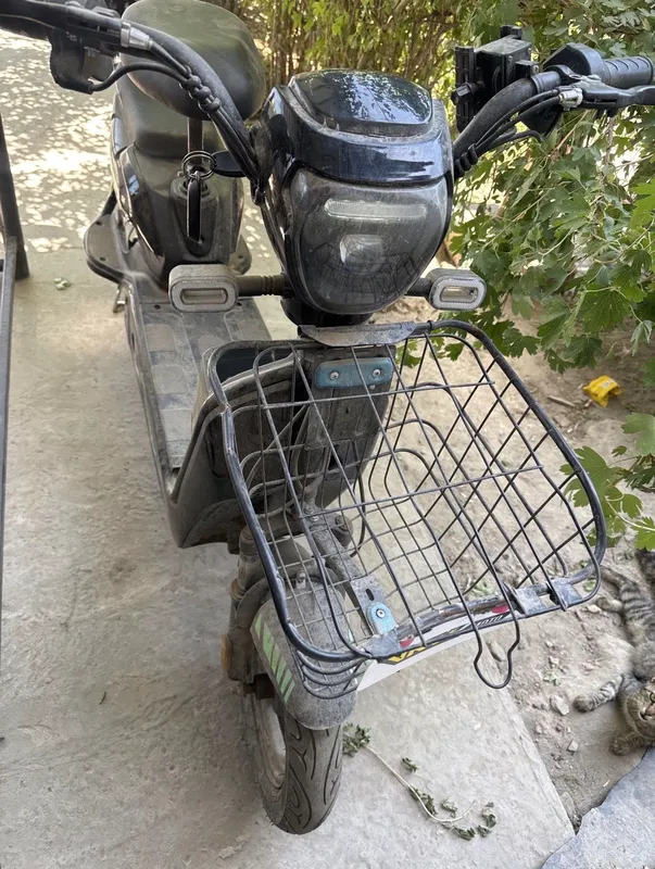 Skuter Sotiladi narxi bir milon som 2024xolati yaxshiii 1