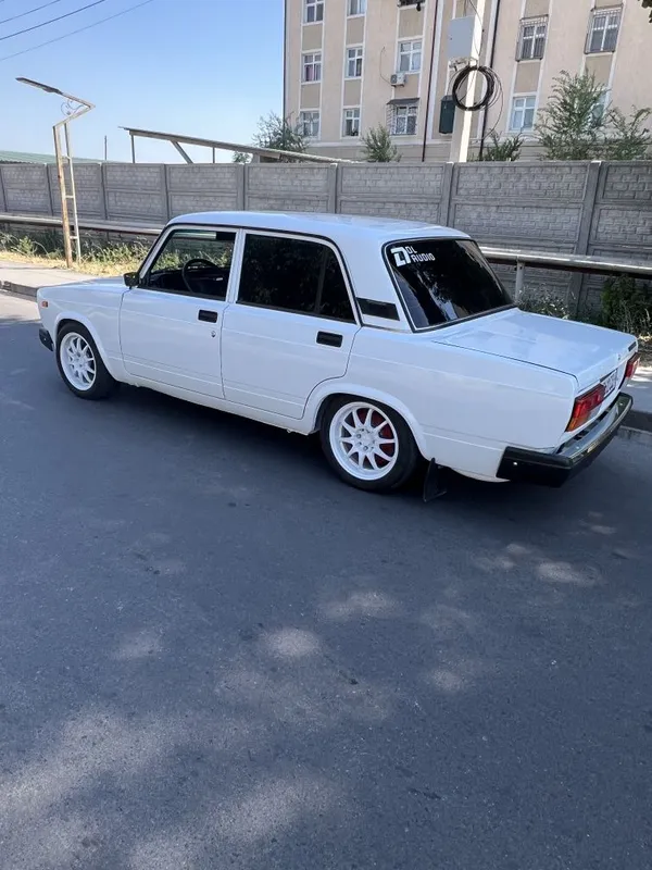 Vaz 2107 sotiladi injektor 4 Vaz 2107 sotiladi injektor 4
