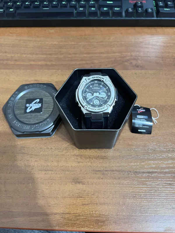 Casio G-Shock GST-S310 оригинал (с солнечной батареей) 1