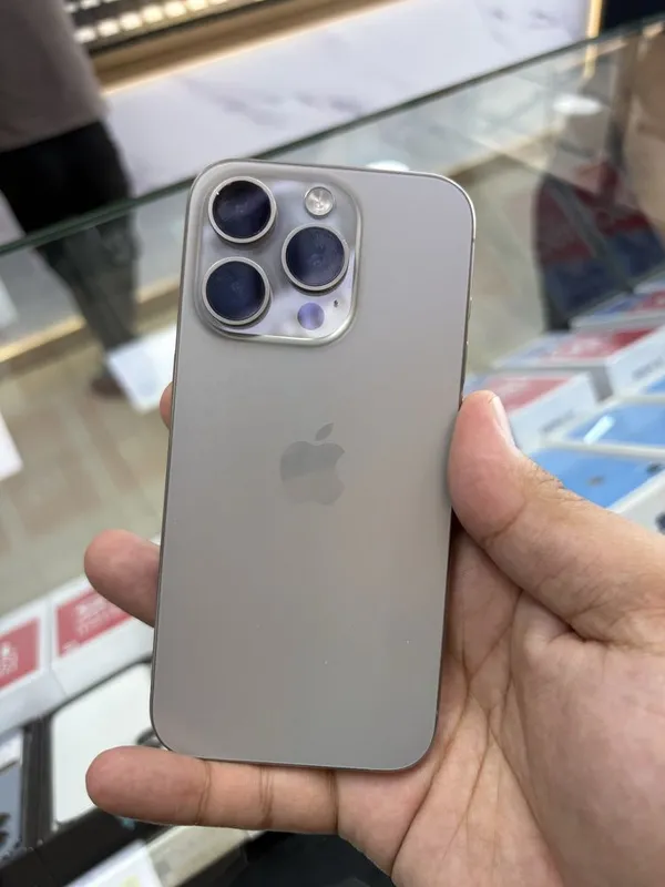 iphone 15 pro natural