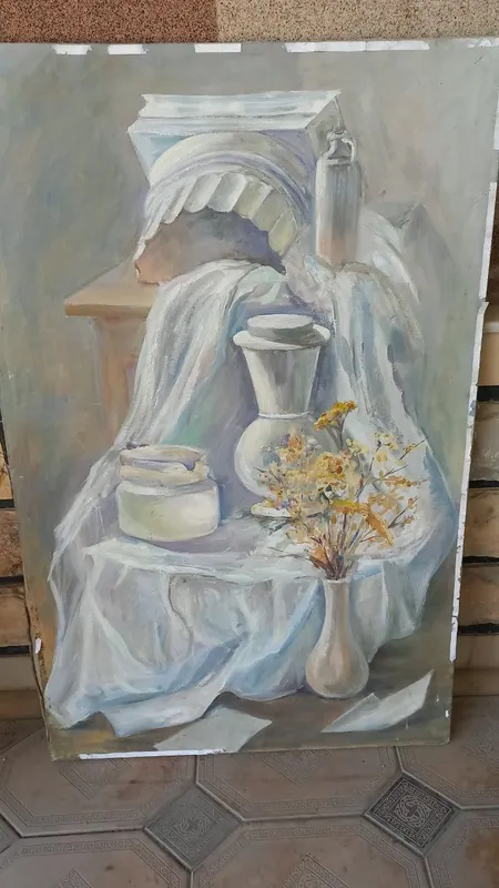 Natyurmort "Oq fondagi oq predmetlar"