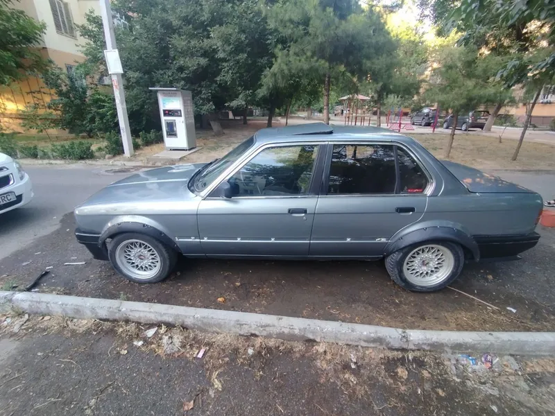 SHOSHILINCH Mashinamni sotaman 
BMW E30 5