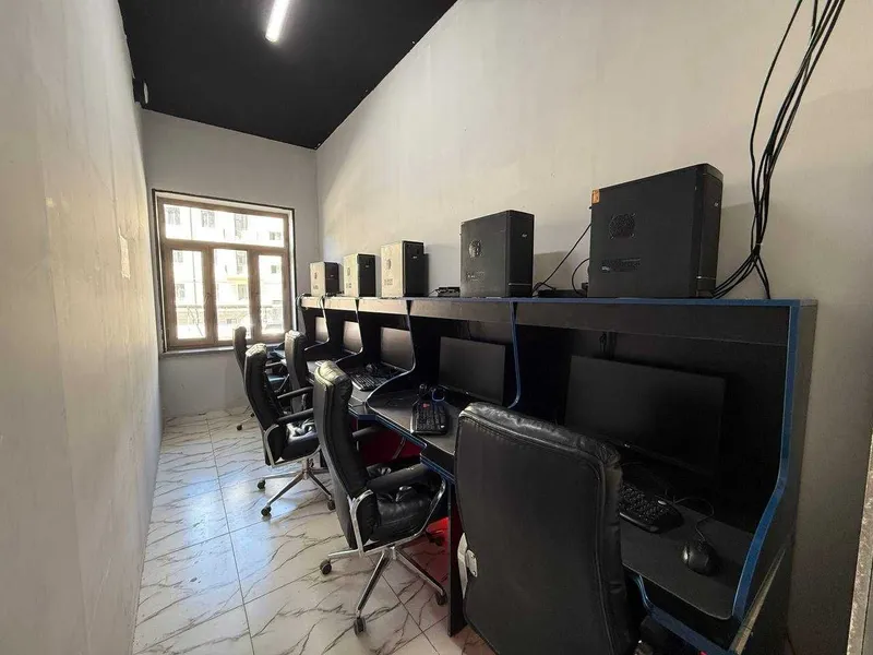 Tayyor 93m2 + 50m2 yerto’lasiga ega noturar do’kon sotiladi#a508 4 Tayyor 93m2 + 50m2 yerto’lasiga ega noturar do’kon sotiladi#a508 4