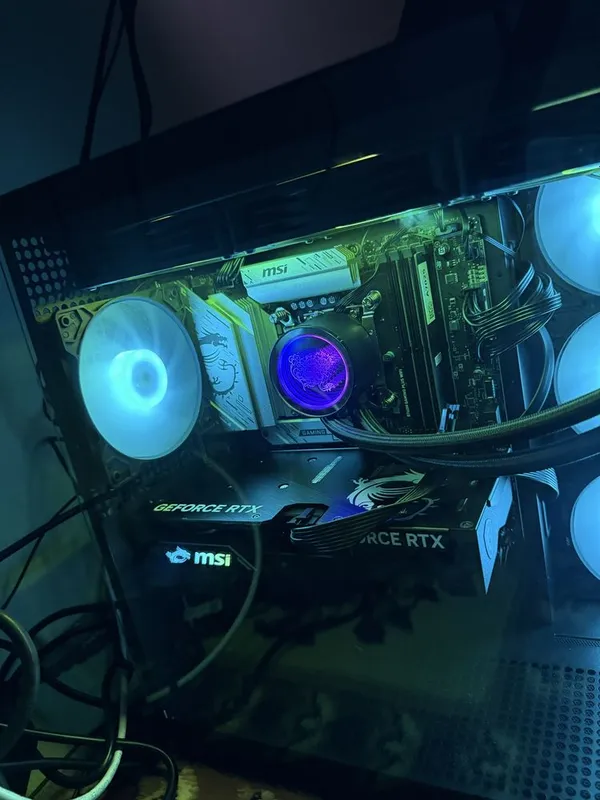 Kompyuter RTX50-60 4 Kompyuter RTX50-60 4