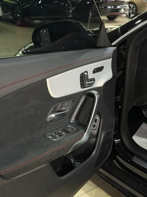 Mercedes-Benz CLA45S amg 4 Mercedes-Benz CLA45S amg 4