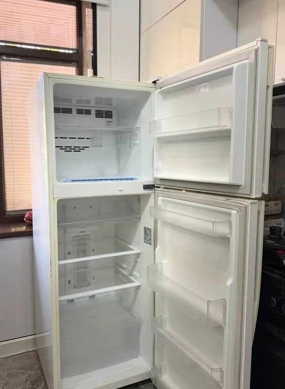 Продаётся холодильник LG! 2
