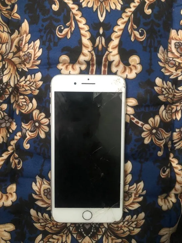Arzonga iphone 8 plus telefon holati ortacha 850 000 somga 1 Arzonga iphone 8 plus telefon holati ortacha 850 000 somga 1