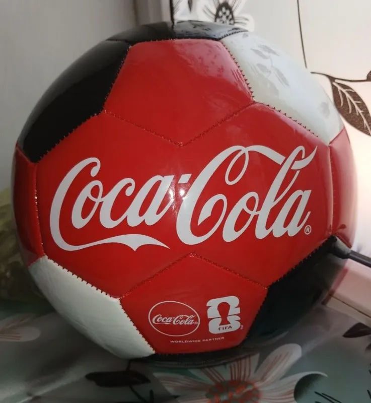 Мяч от Coca cola с мини насосом для мячей — фото 1