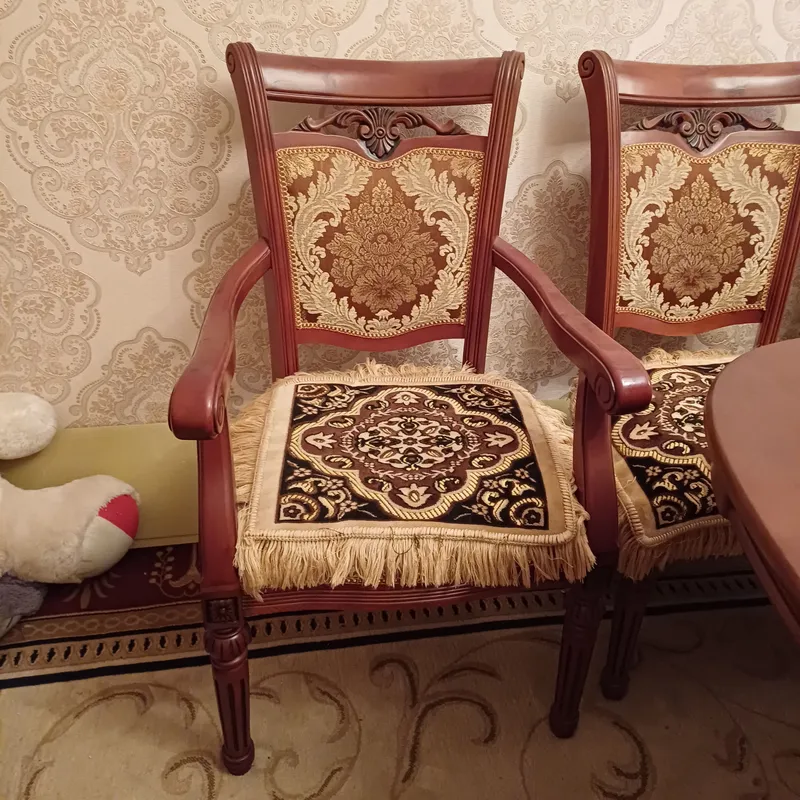 Изготовлено из натуральной ореховой древесины 2 Изготовлено из натуральной ореховой древесины 2