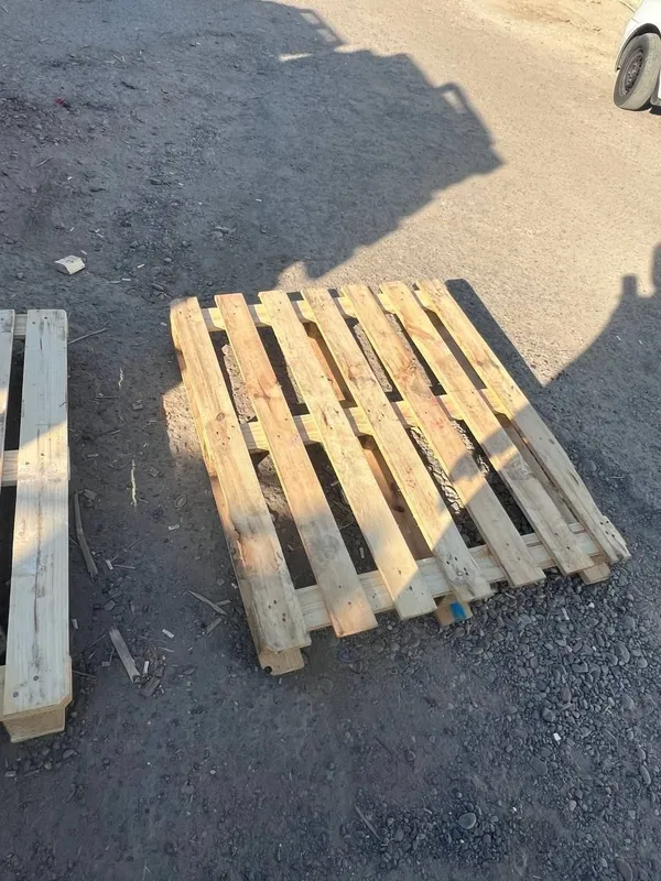 Поддоны размером 100×120 см, 80×120 см, 115×115 см 4 Поддоны размером 100×120 см, 80×120 см, 115×115 см 4