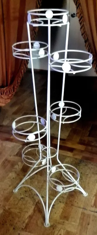 Gullar uchun polga qo‘yiladigan metall taglik. 2 Gullar uchun polga qo‘yiladigan metall taglik. 2