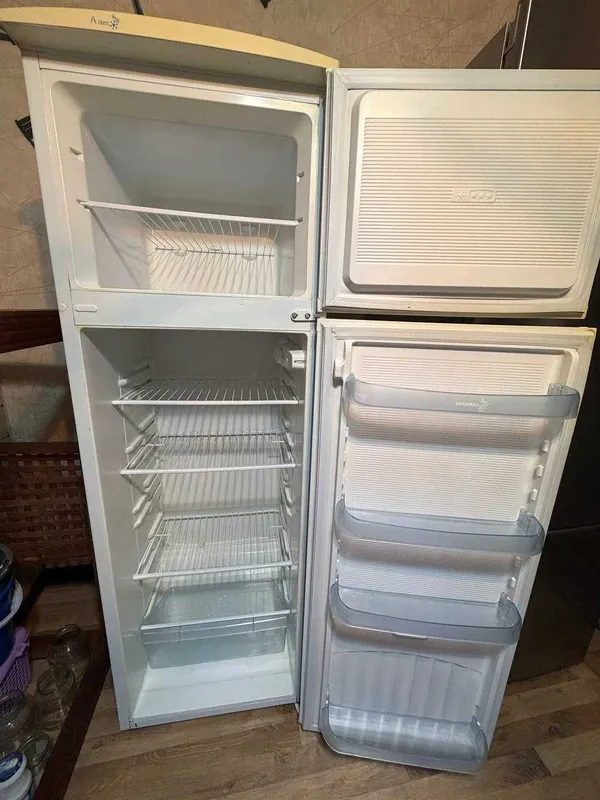 Продам свой холодильник