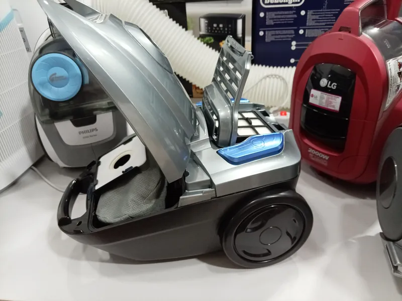 Пылесос мишкавой Midea MKZC 400 4