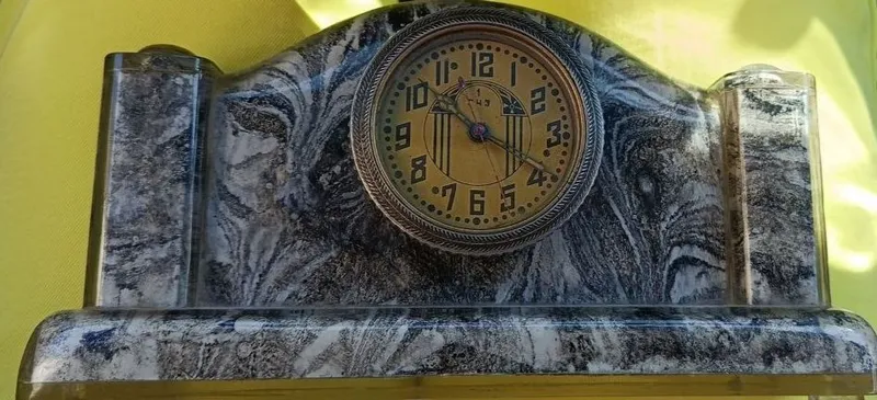 Продается часы 1943
