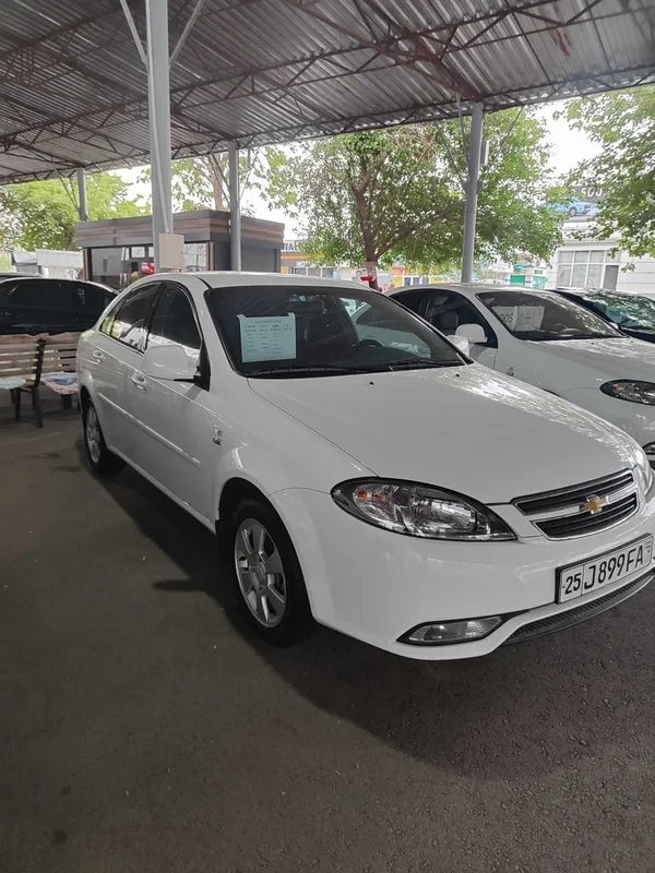 Jentra avtomat 2023 yil bez lyuk 12.200$