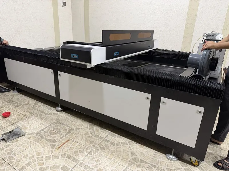 Laser 1 galofka, 1500x3000 ulcham 180 wat,